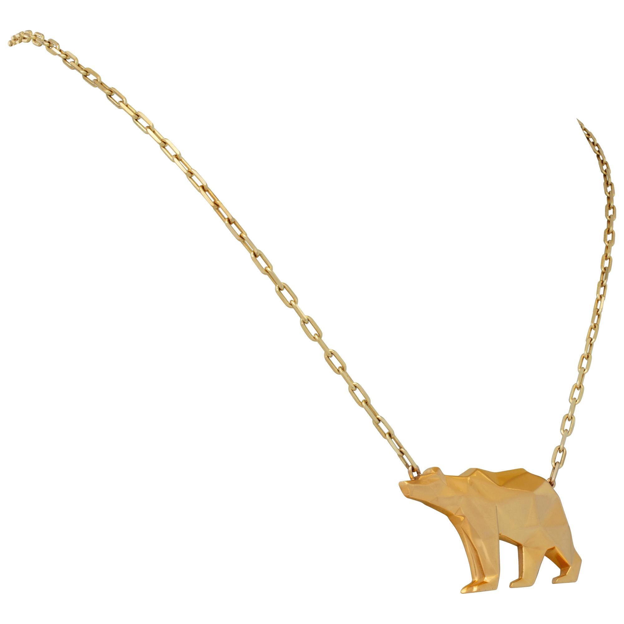 Yellow gold bear pendant with yellow gold chain In Excellent Condition In Surfside, FL