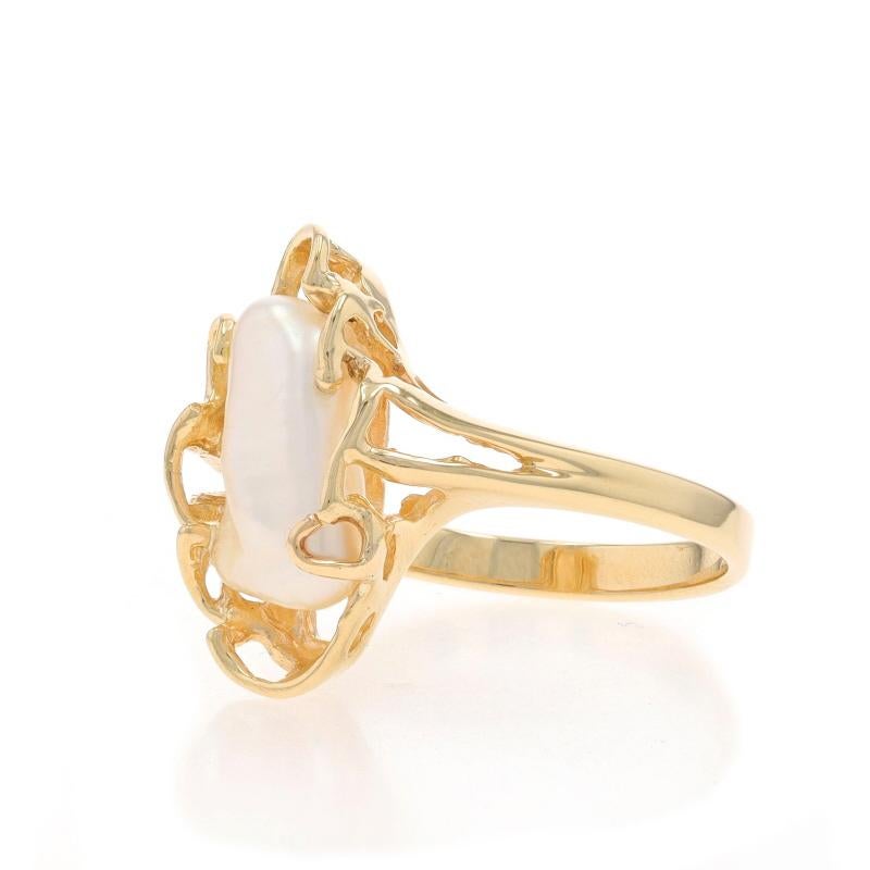 Yellow Gold Biwa Pearl Cocktail Solitaire Bypass Ring - 14k In Excellent Condition For Sale In Greensboro, NC
