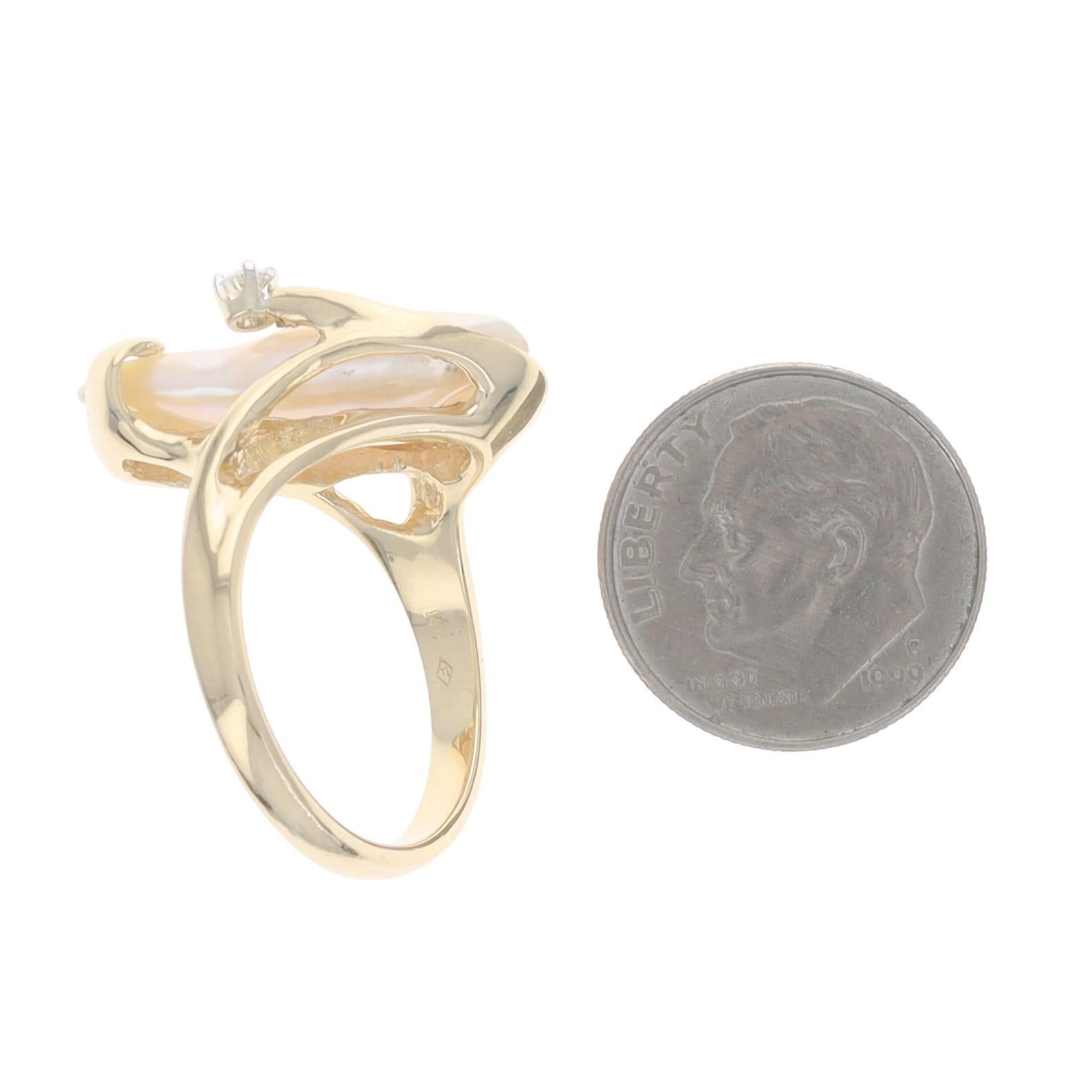 Anello con diamante e perla Biwa in oro giallo - 14k in vendita 1