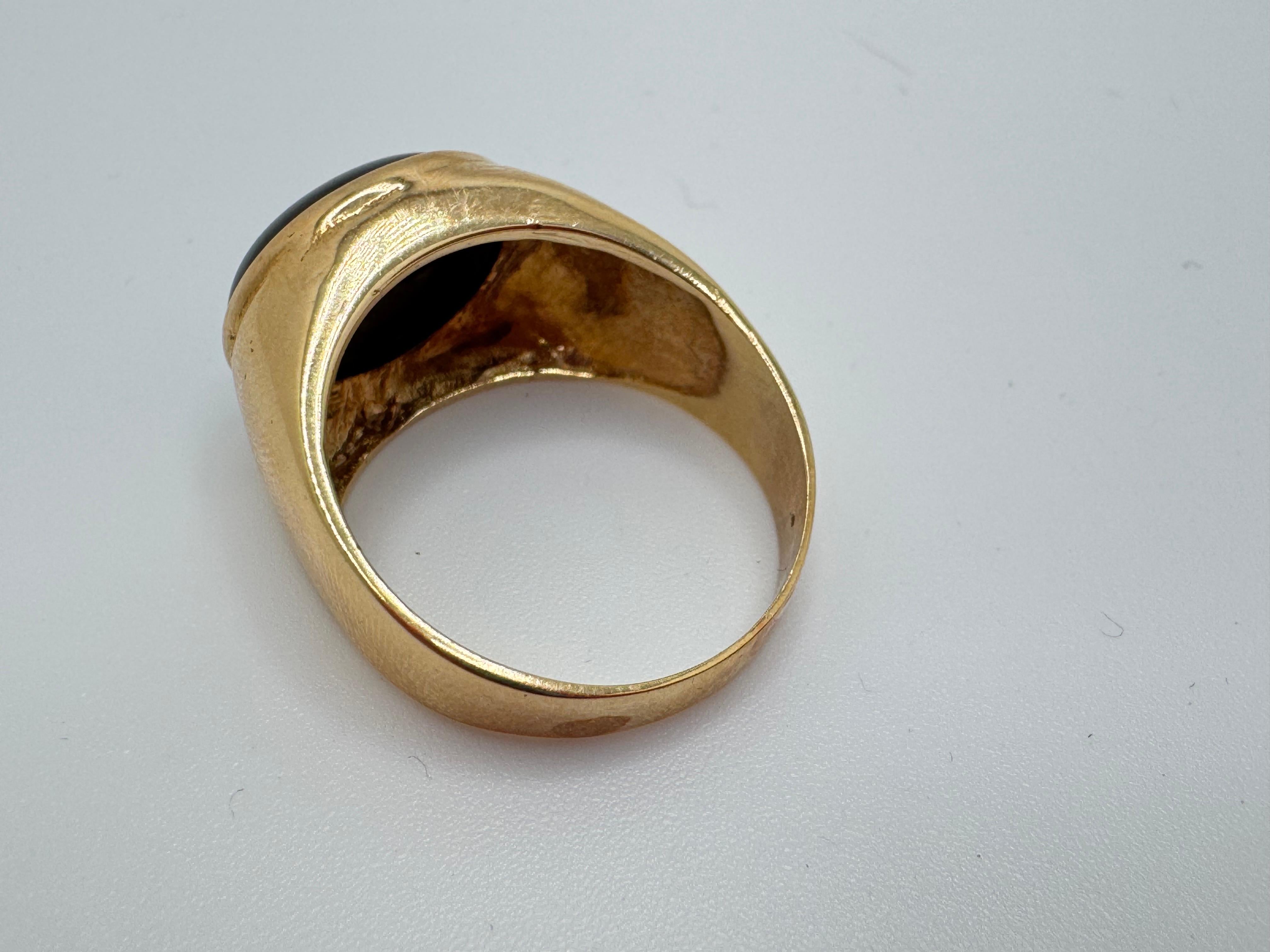 Gelbgold Schwarzer Onyx-Cabochon-Ring im Angebot 5