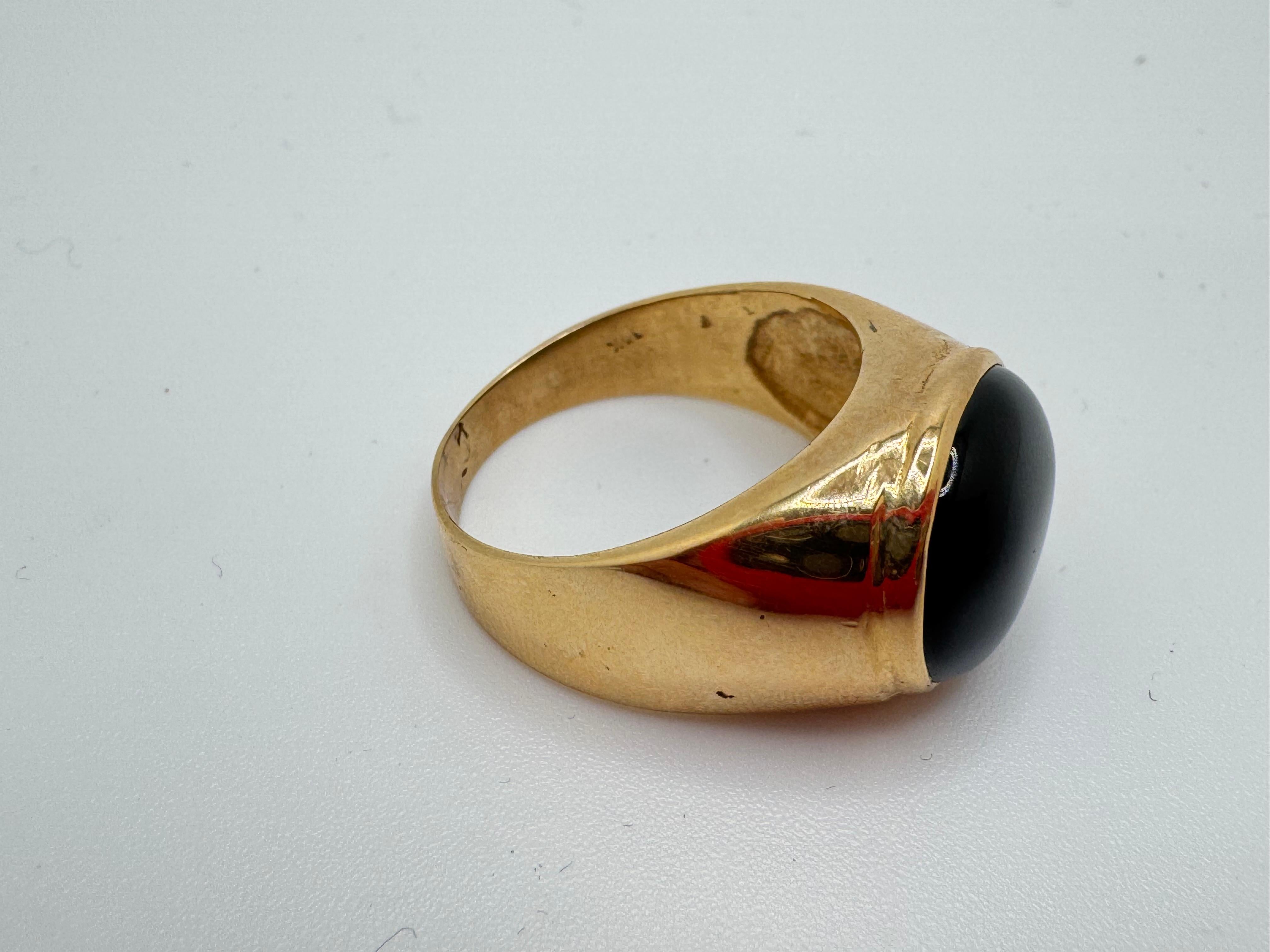 Gelbgold Schwarzer Onyx-Cabochon-Ring im Angebot 3