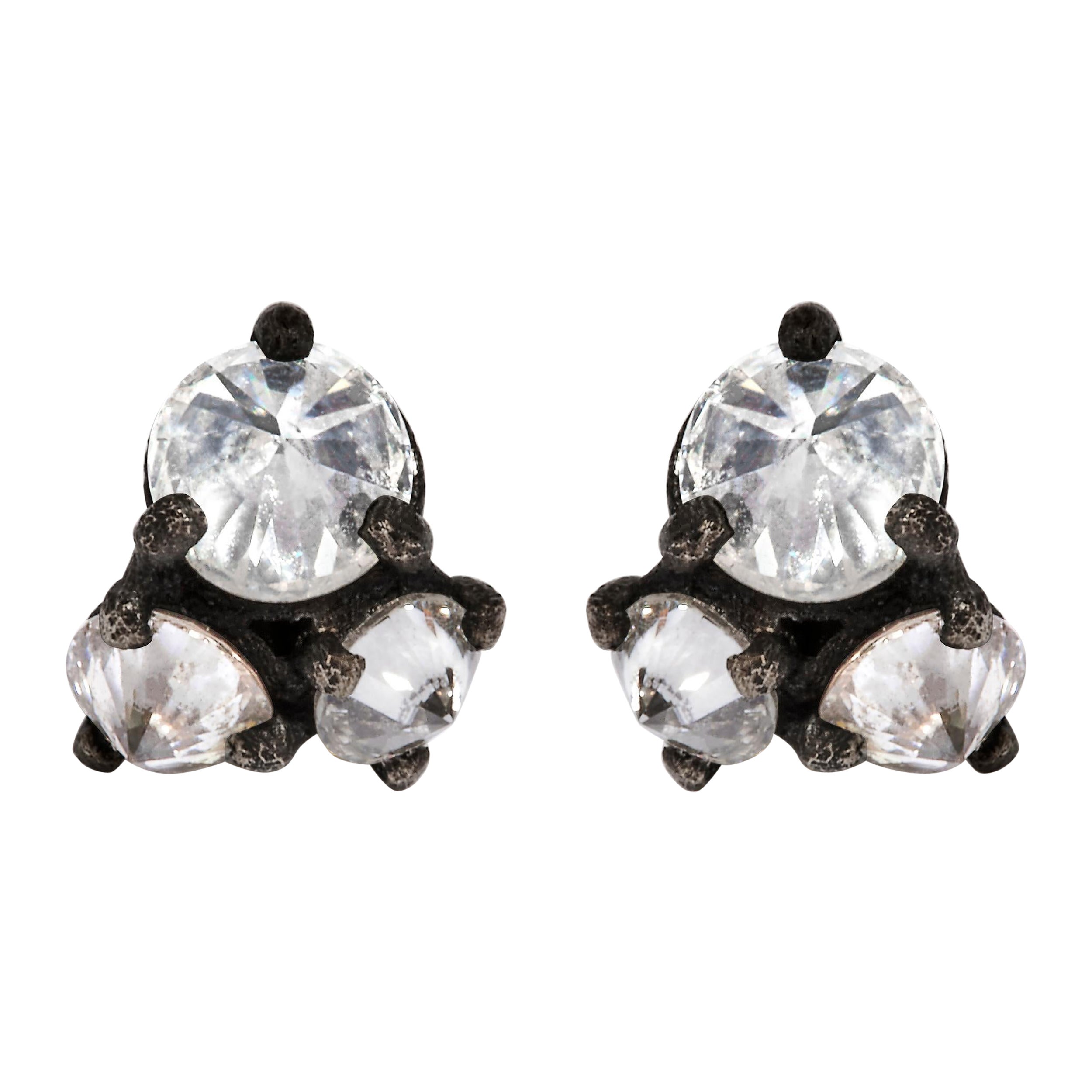 Boucles d'oreilles Trio en or jaune et or noir oxydé serties à l'envers de 1 1/4 carat de diamants