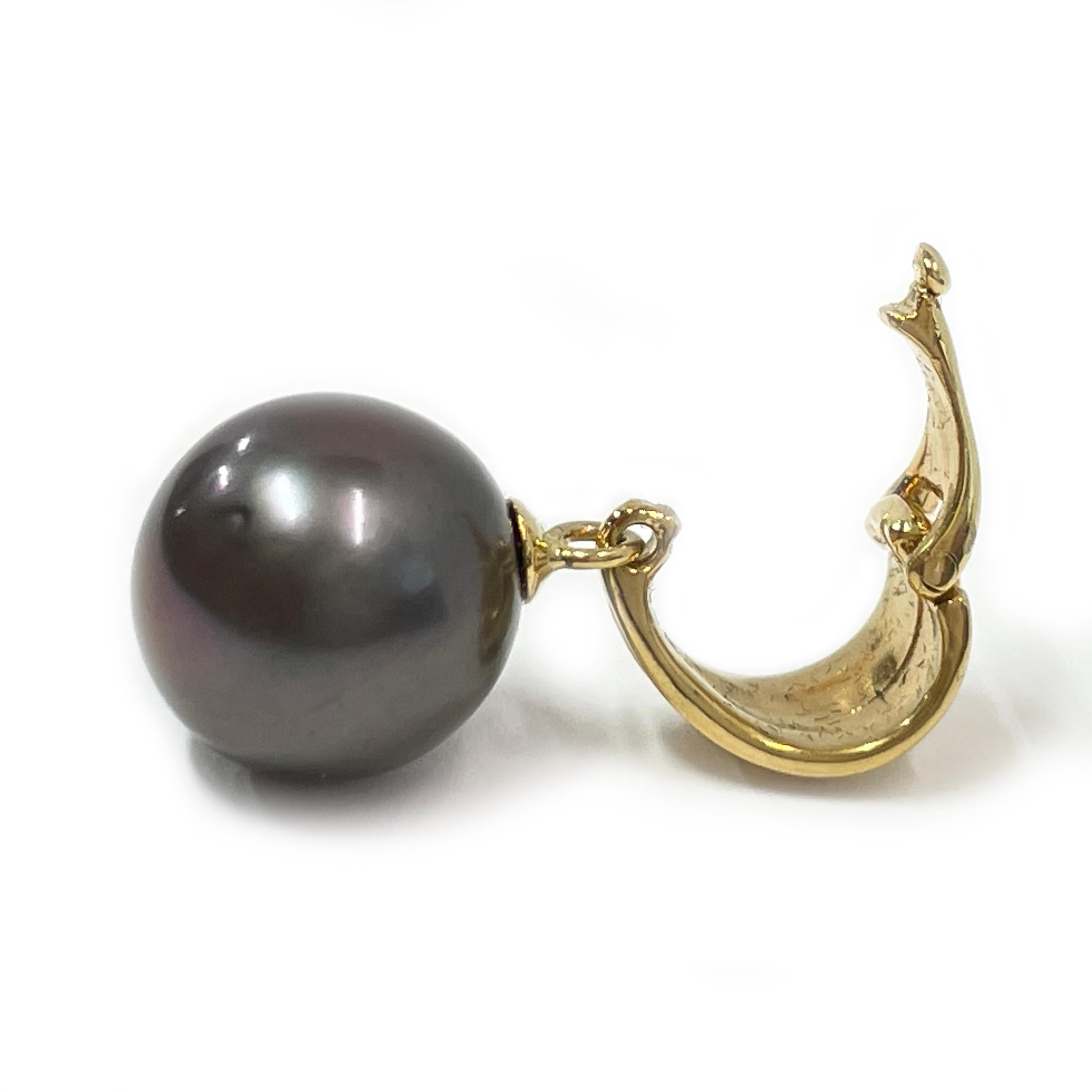 Pendentif en or jaune orné d'une perle de Tahiti noire Bon état - En vente à Palm Desert, CA