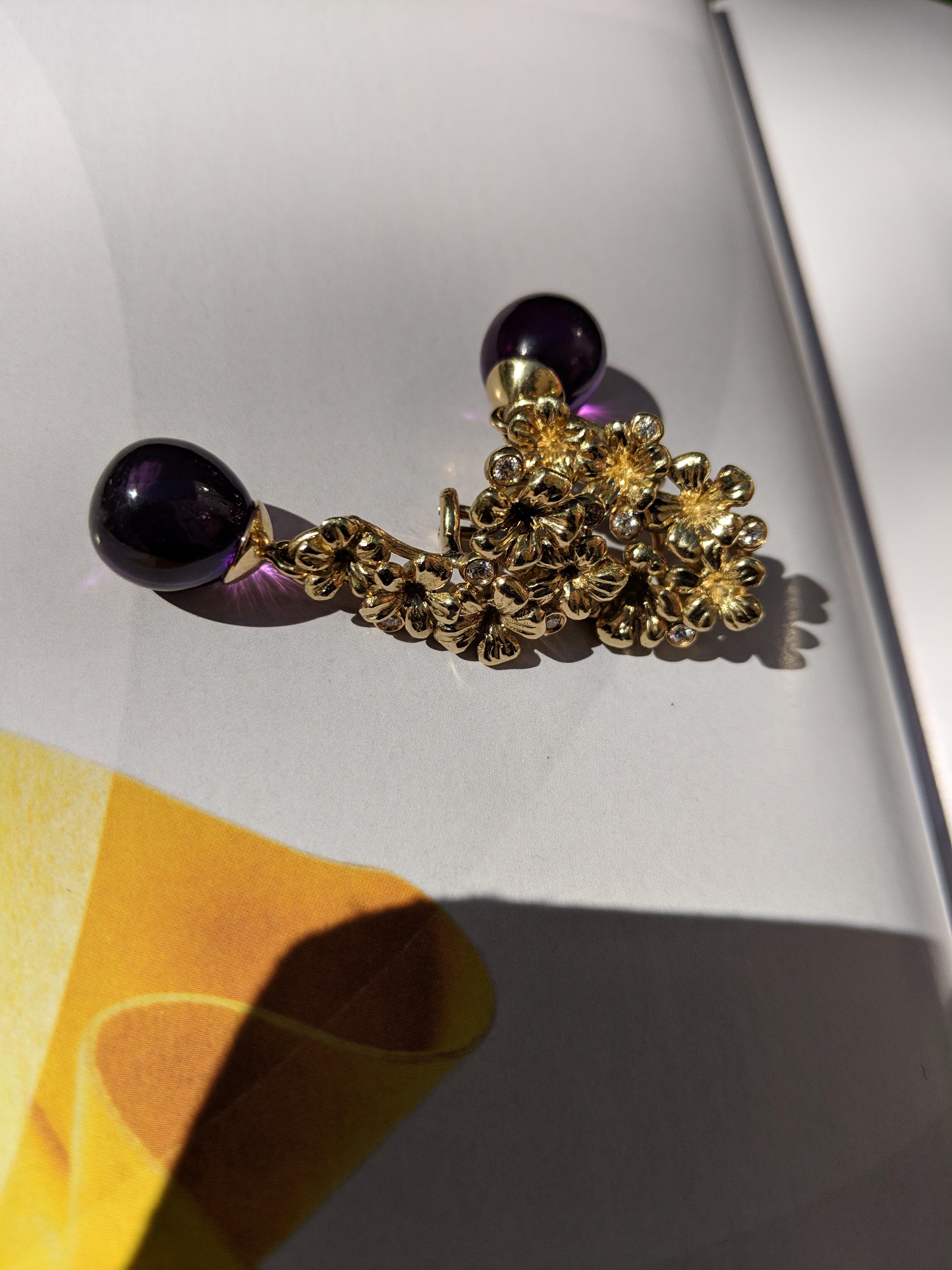 Yellow Gold Blossom Transformer Brooch with Diamonds and Detachable Amethyst For Sale 4