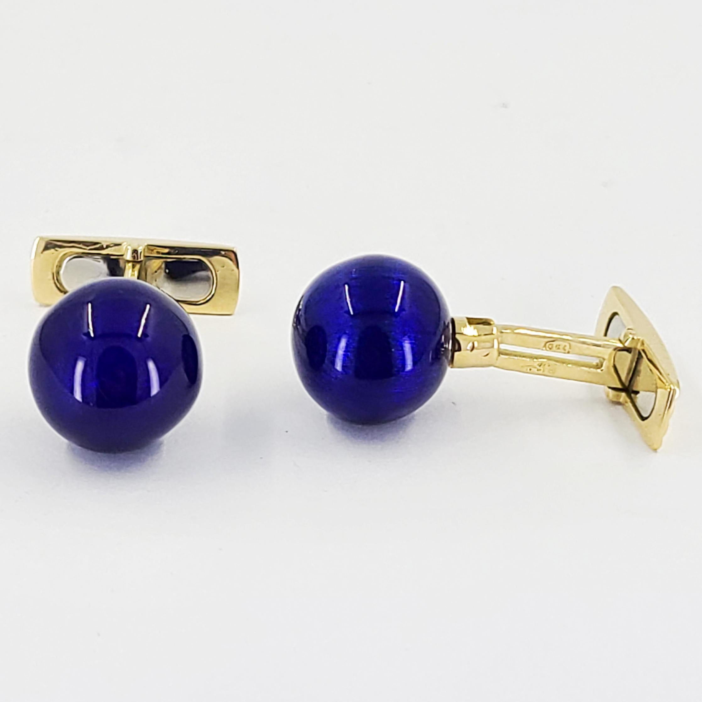Yellow Gold & Blue Enamel Round Cufflinks In Good Condition For Sale In Coral Gables, FL