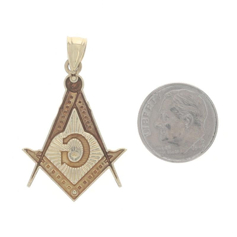 Pendentif Master Mason en or jaune pour homme - 10k Masonic Square & Compass Unisexe en vente