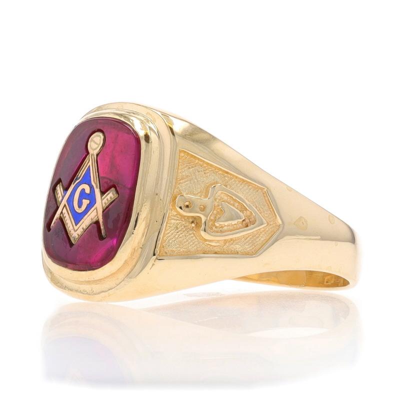 Blauer Lodge Herren Master Mason-Ring aus Gelbgold - 10k Lab-Created Rubin Masonic im Zustand „Hervorragend“ in Greensboro, NC