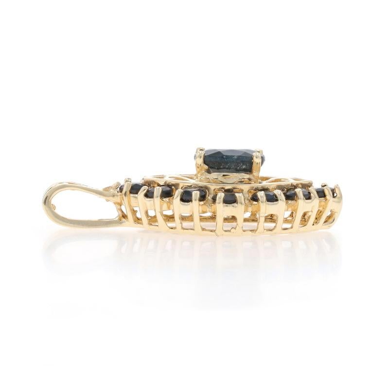 Taille ovale Pendentif Halo en Or Jaune Saphir Bleu - 10k Oval 2.92ctw en vente