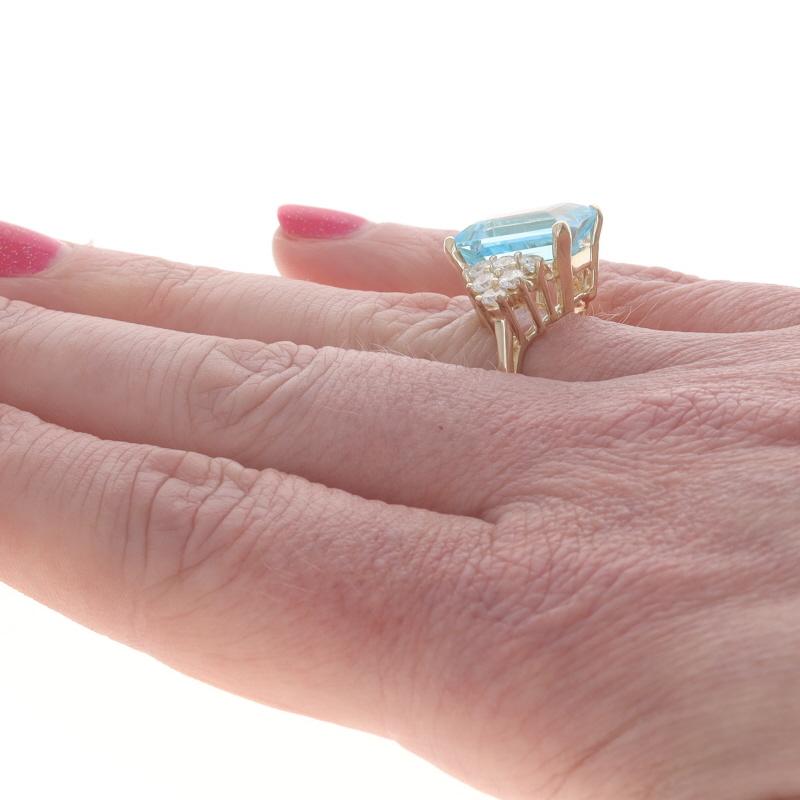 Bague Cocktail Or Jaune Topaze Bleue Zirconias Cubiques - 14k Emeraude 8.72ctw Pour femmes en vente