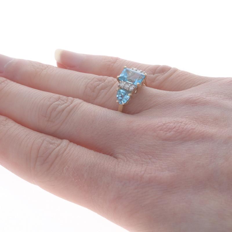Gelbgold Blauer Topas & Diamantring 14k Smaragd & Trillion 2,57ctw Dreistein Ring (Smaragdschliff)