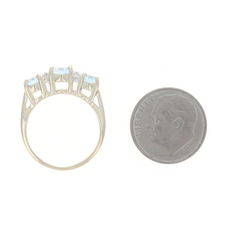Anello in oro giallo con diamante Topazio Blu 14k Ovale 2,26ctw Tre pietre in vendita 1