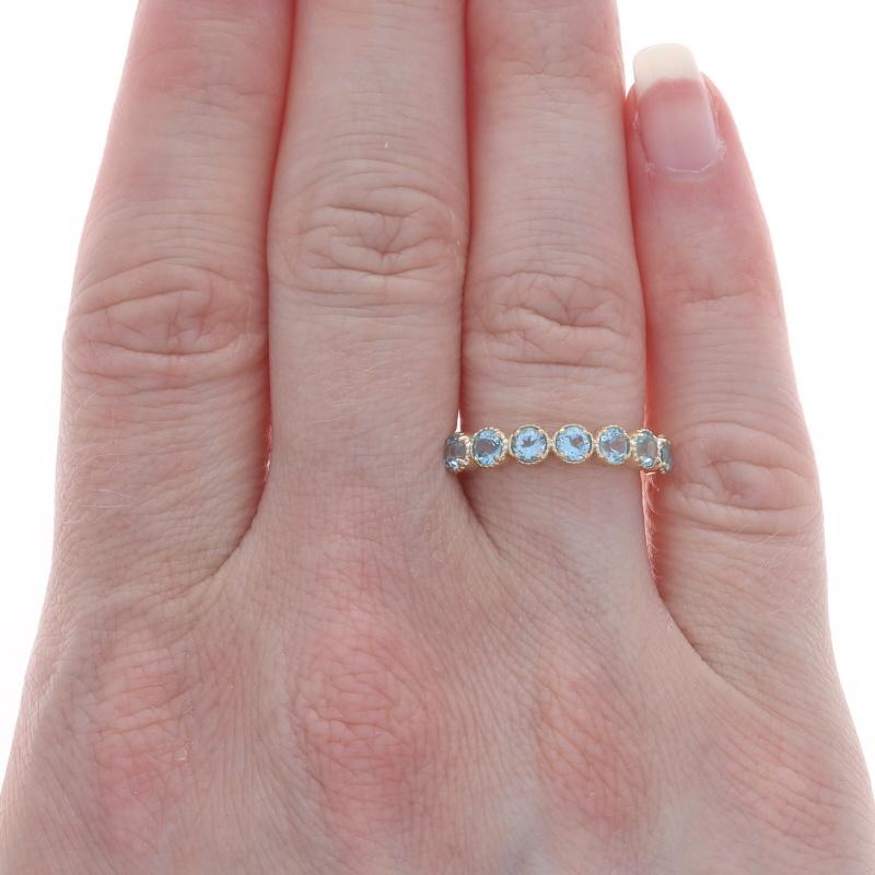 Taille ronde Anneau en or jaune à sept pierres en topaze bleue - 14k Round .70ctw Quatrefoil Ring