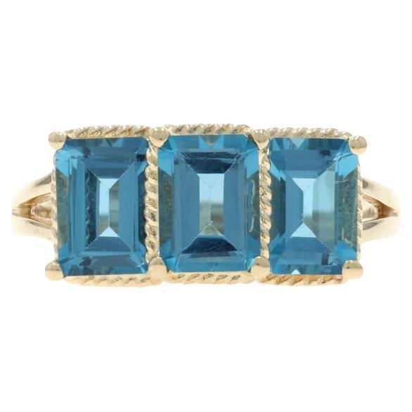 Anillo de oro amarillo con tres piedras de topacio azul - 10k Esmeralda 3,75ctw