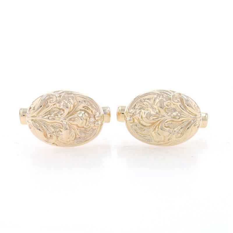 Metal Content: 14k Yellow Gold

Theme: Botanical, Flowers

Measurements
Tall: 1/2