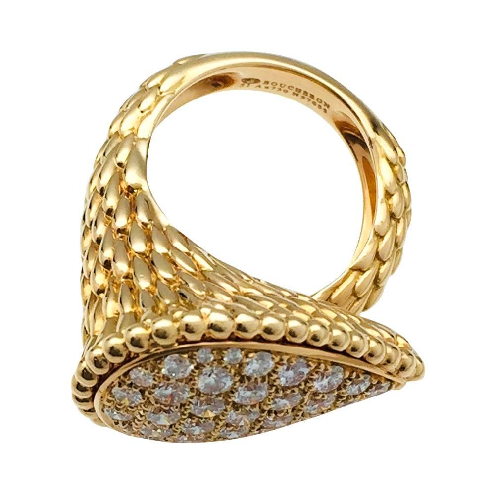 A 750/000 textured yellow gold Boucheron ring, 