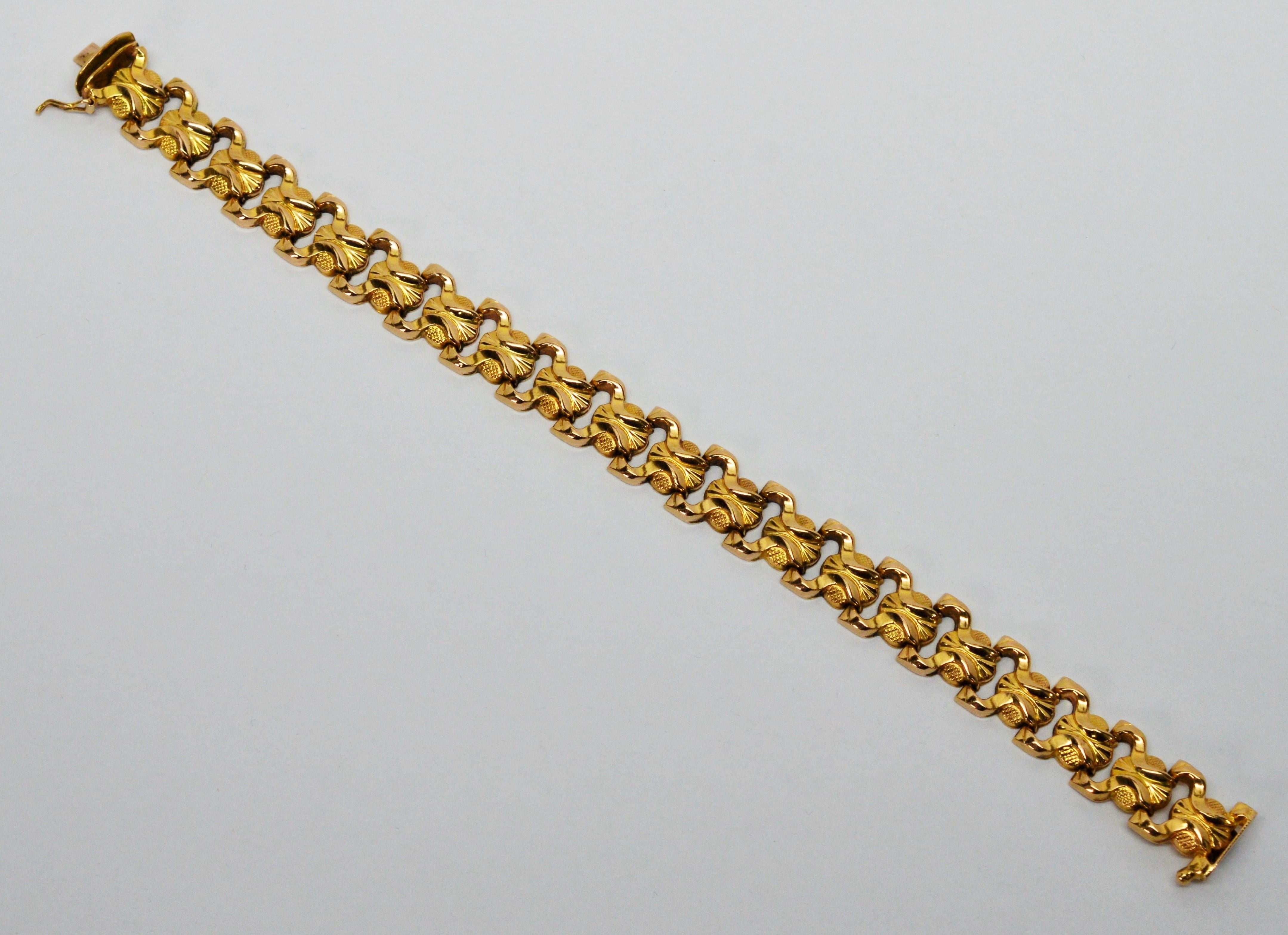 Bow Tie Link 18 Karat Yellow Gold Brevet Bracelet 2