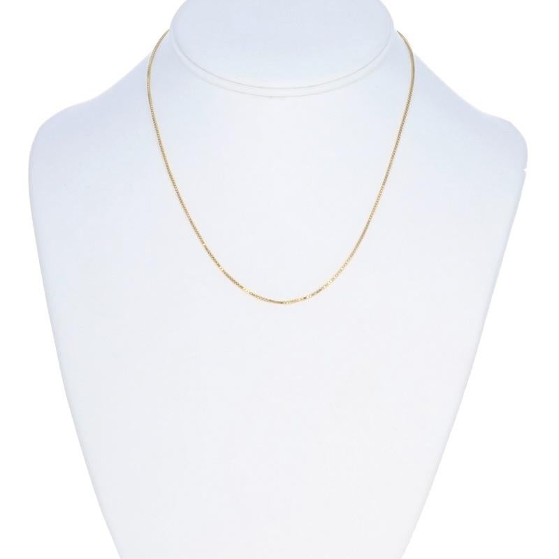 Collier en or jaune avec chaîne en forme de boîte 16