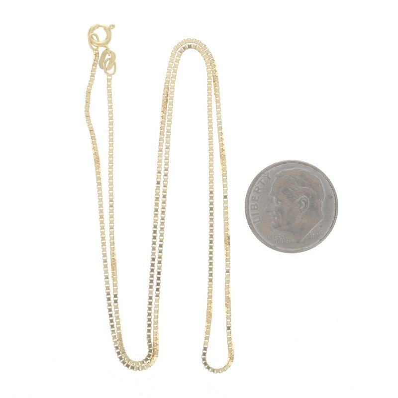 Collier en or jaune avec chaîne en forme de boîte 16