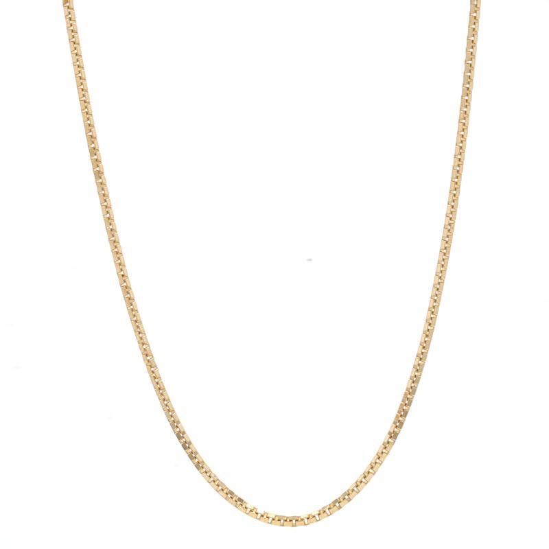Metal Content: 14k Yellow Gold

Chain Style: Box
Necklace Style: Chain
Fastening Type: Spring Ring Clasp

Measurements

Length: 17 3/4