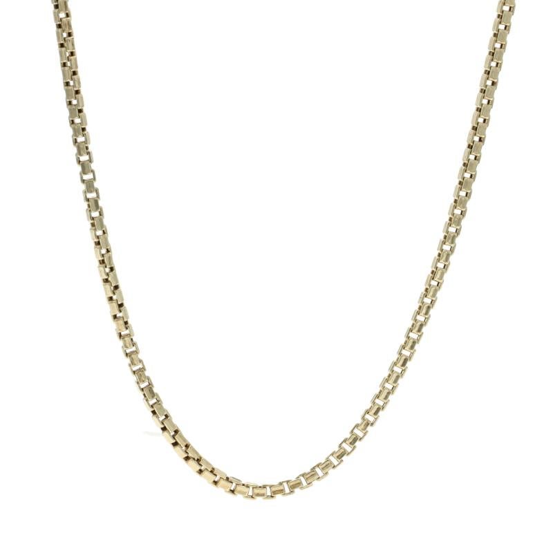 Contenu du métal : Or jaune 14k

Style de chaîne : Boîte
Style du collier : Chaîne
Type de fermeture : Fermoir à anneau à ressort

Mesures

Longueur : 24 1/4