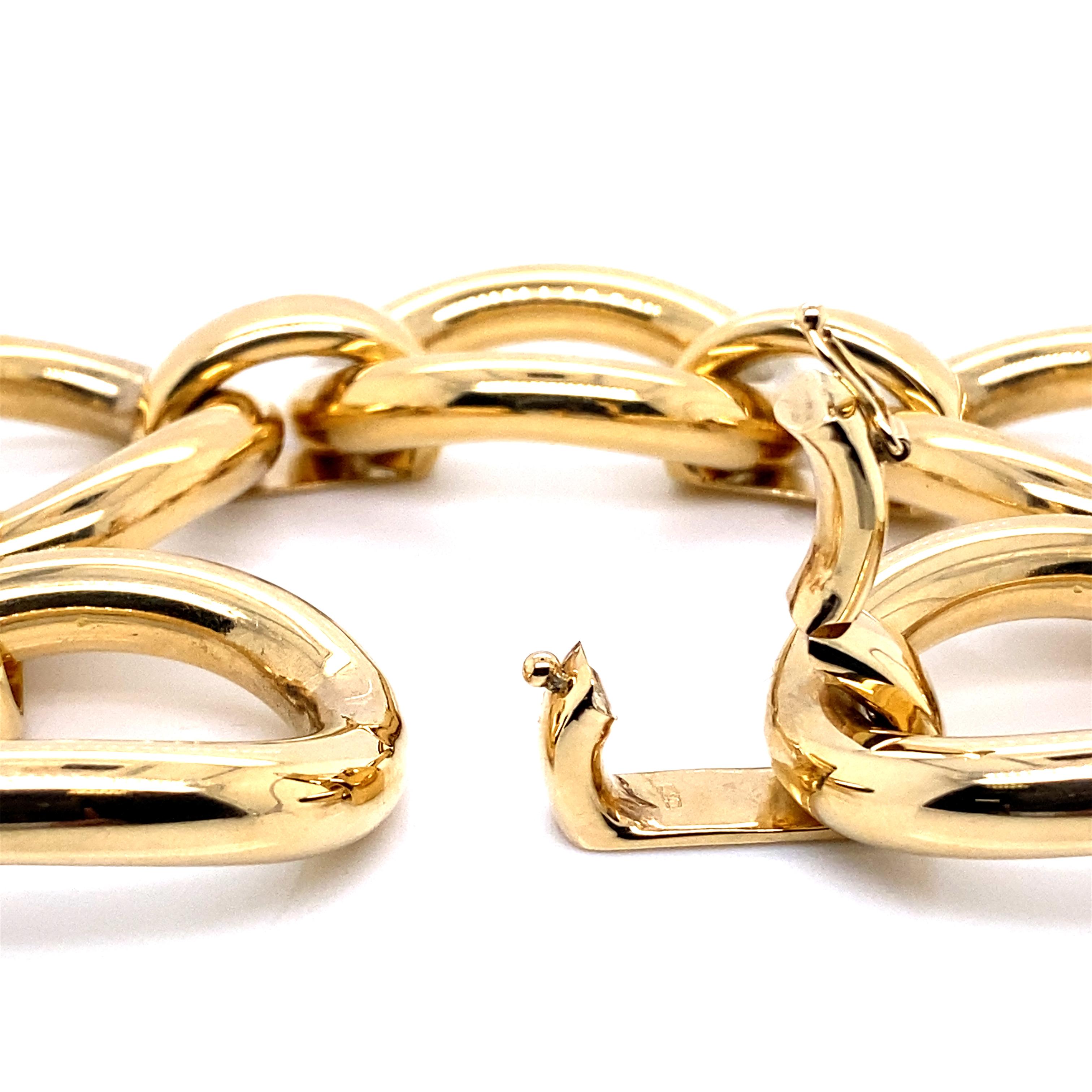 Women's Yellow Gold Bracelet Accompanied by Oval Links with Gadroons