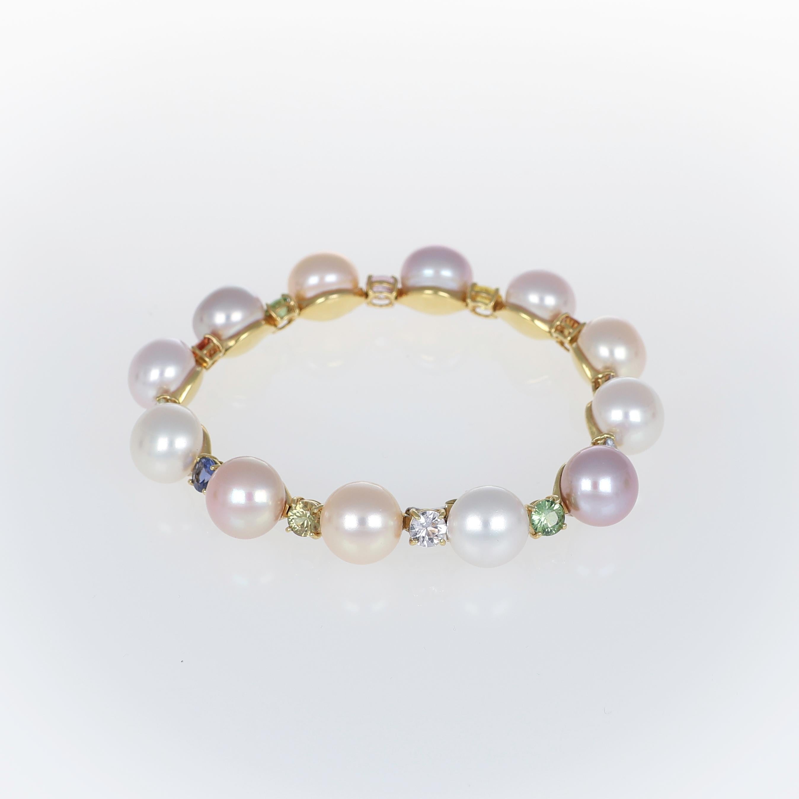 Bracelet en or jaune avec perles et saphirs multicolores - 3,20 ct Unisexe en vente