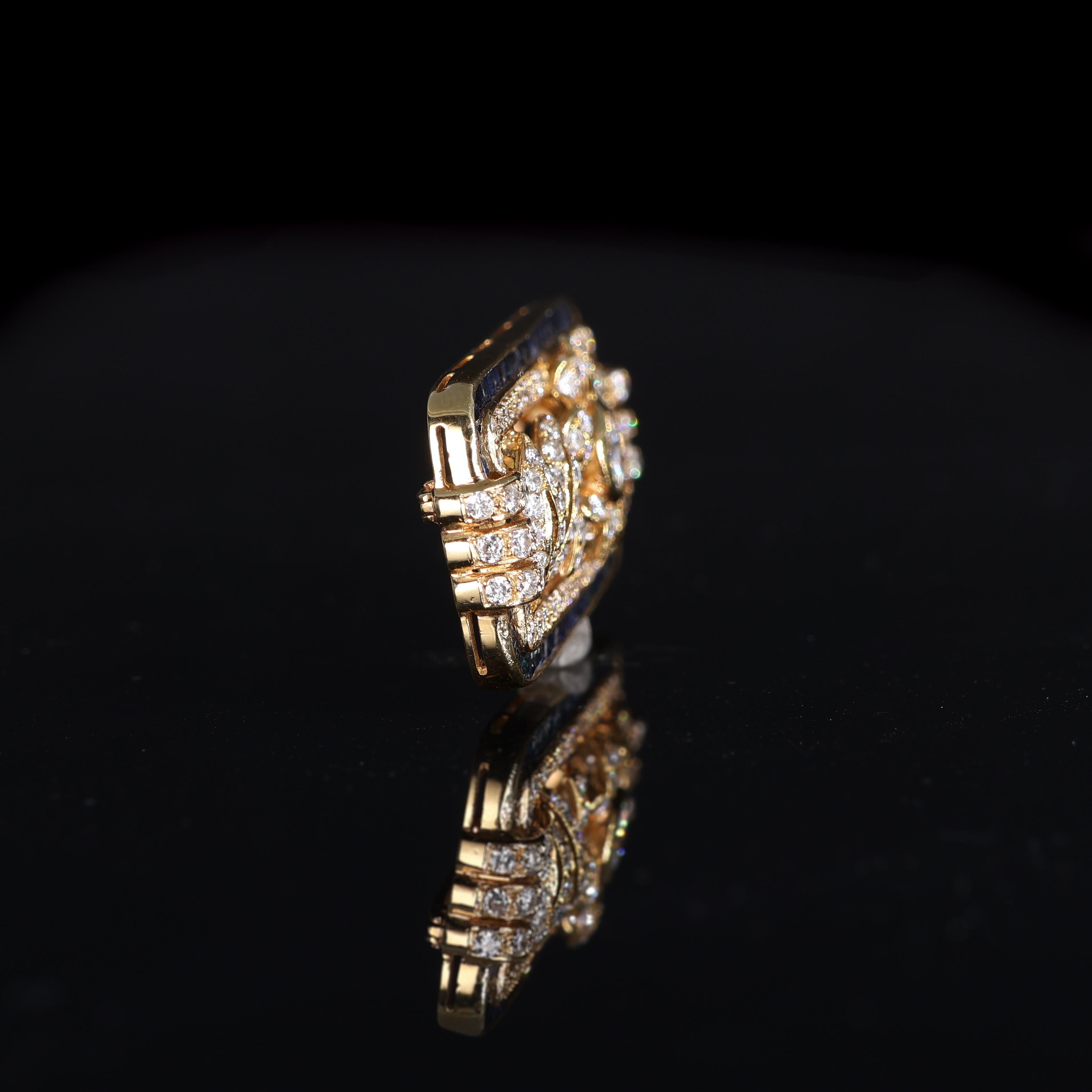Yellow Gold Brooch with Blue Sapphires and Diamonds In New Condition For Sale In Bergamo, BG