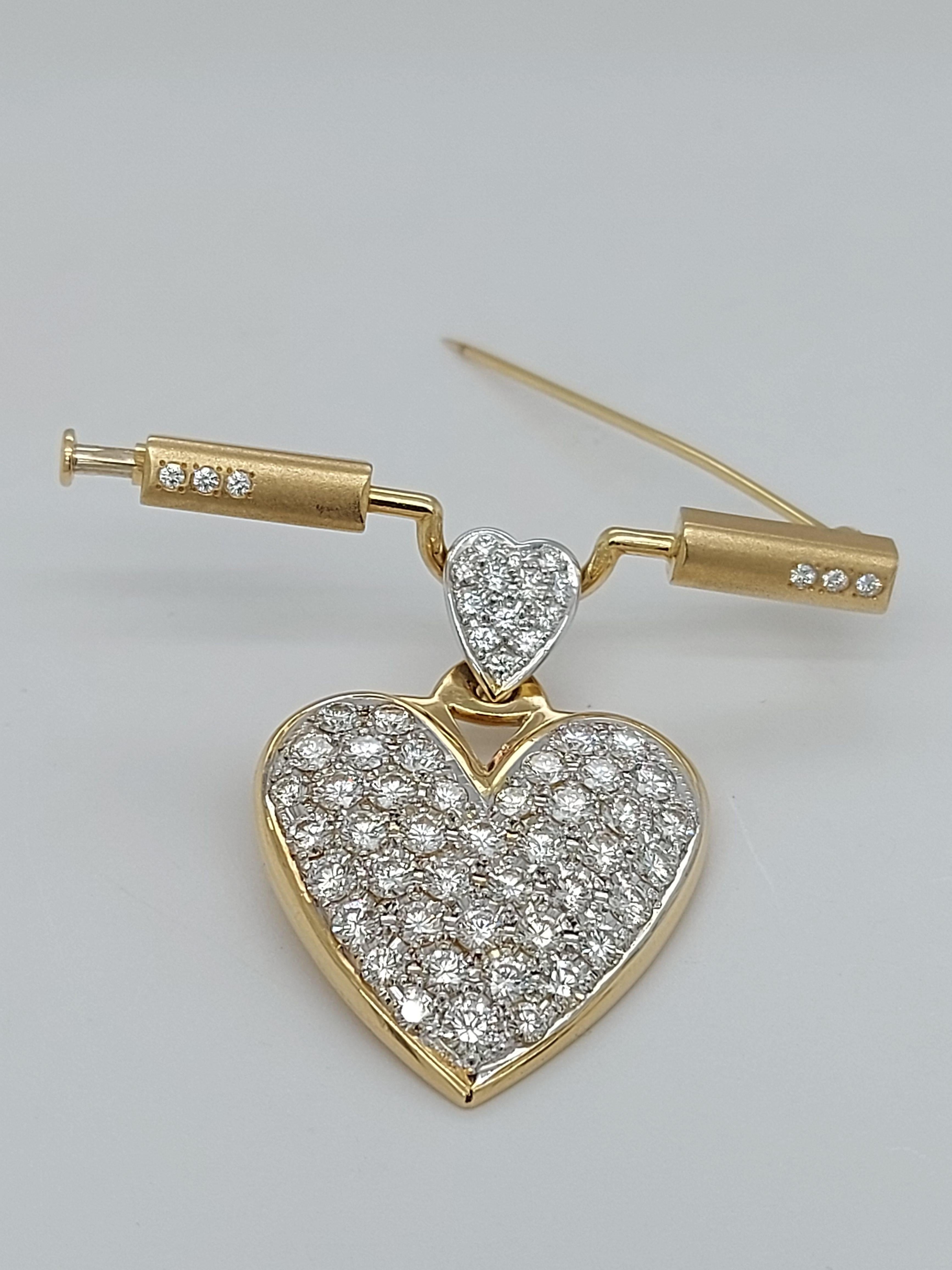 Yellow Gold Brooch with Diamond Heart Pavé Set Diamonds Dangling Down For Sale 4