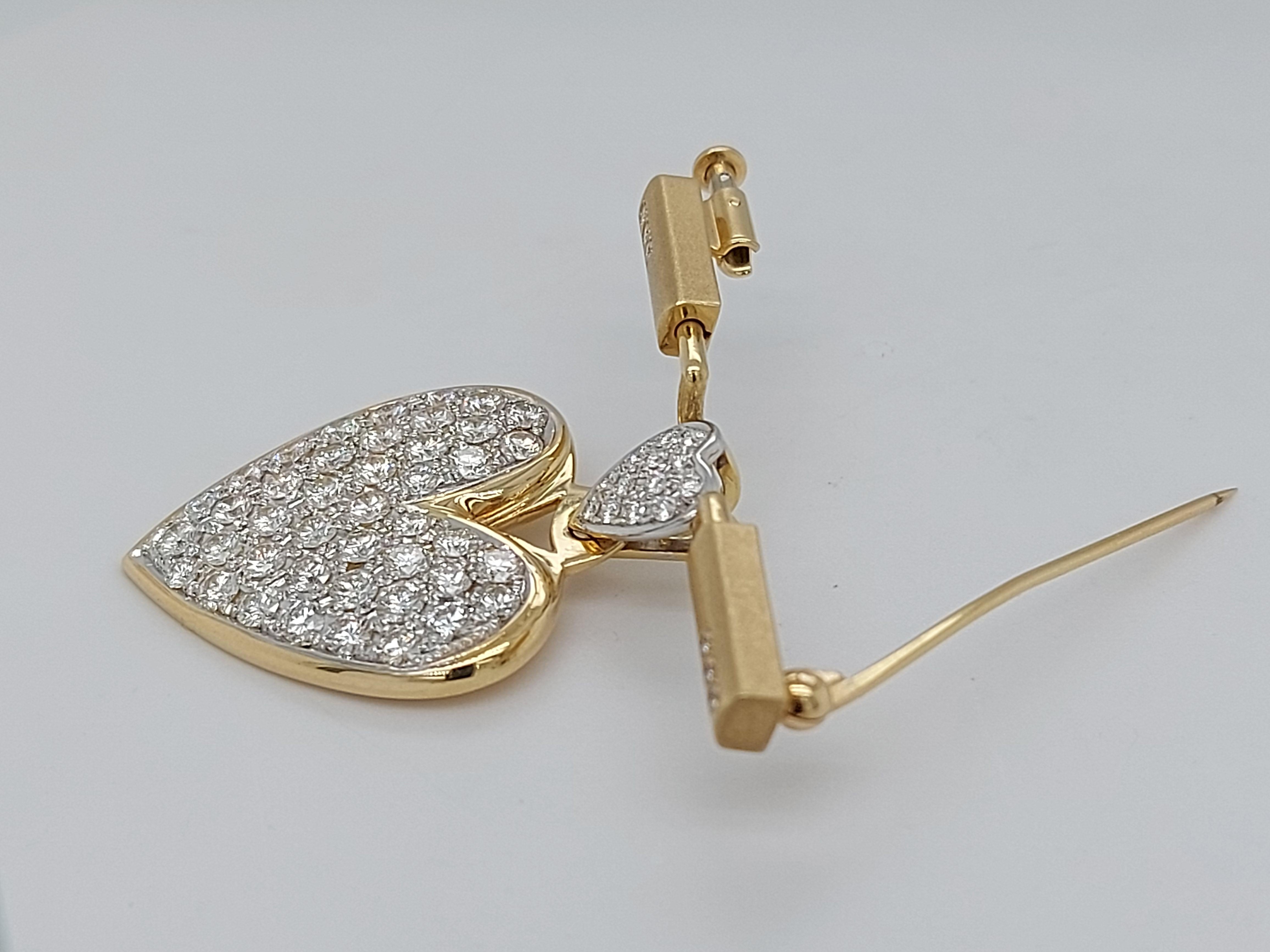 Yellow Gold Brooch with Diamond Heart Pavé Set Diamonds Dangling Down For Sale 7