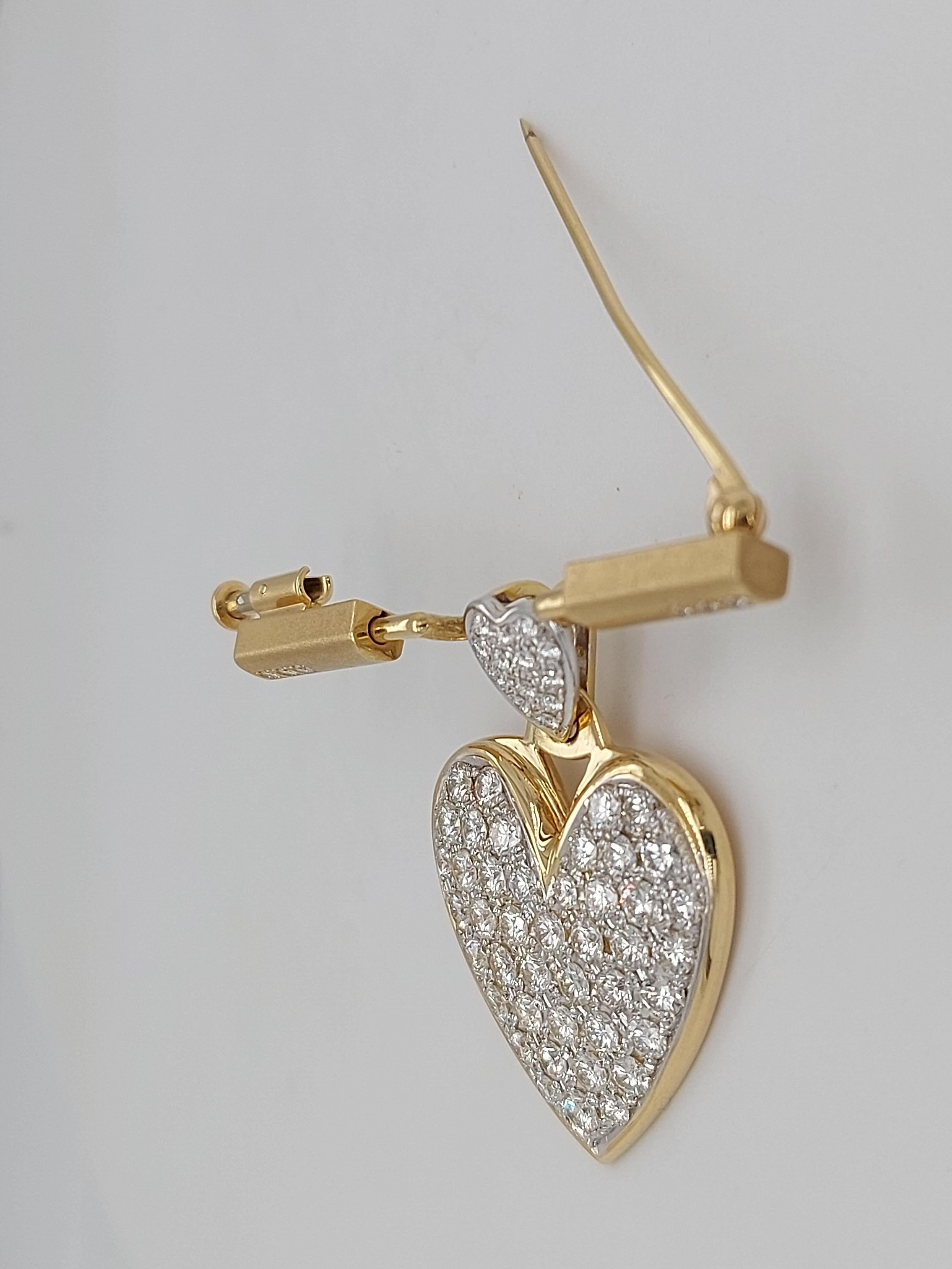 Yellow Gold Brooch with Diamond Heart Pavé Set Diamonds Dangling Down For Sale 8