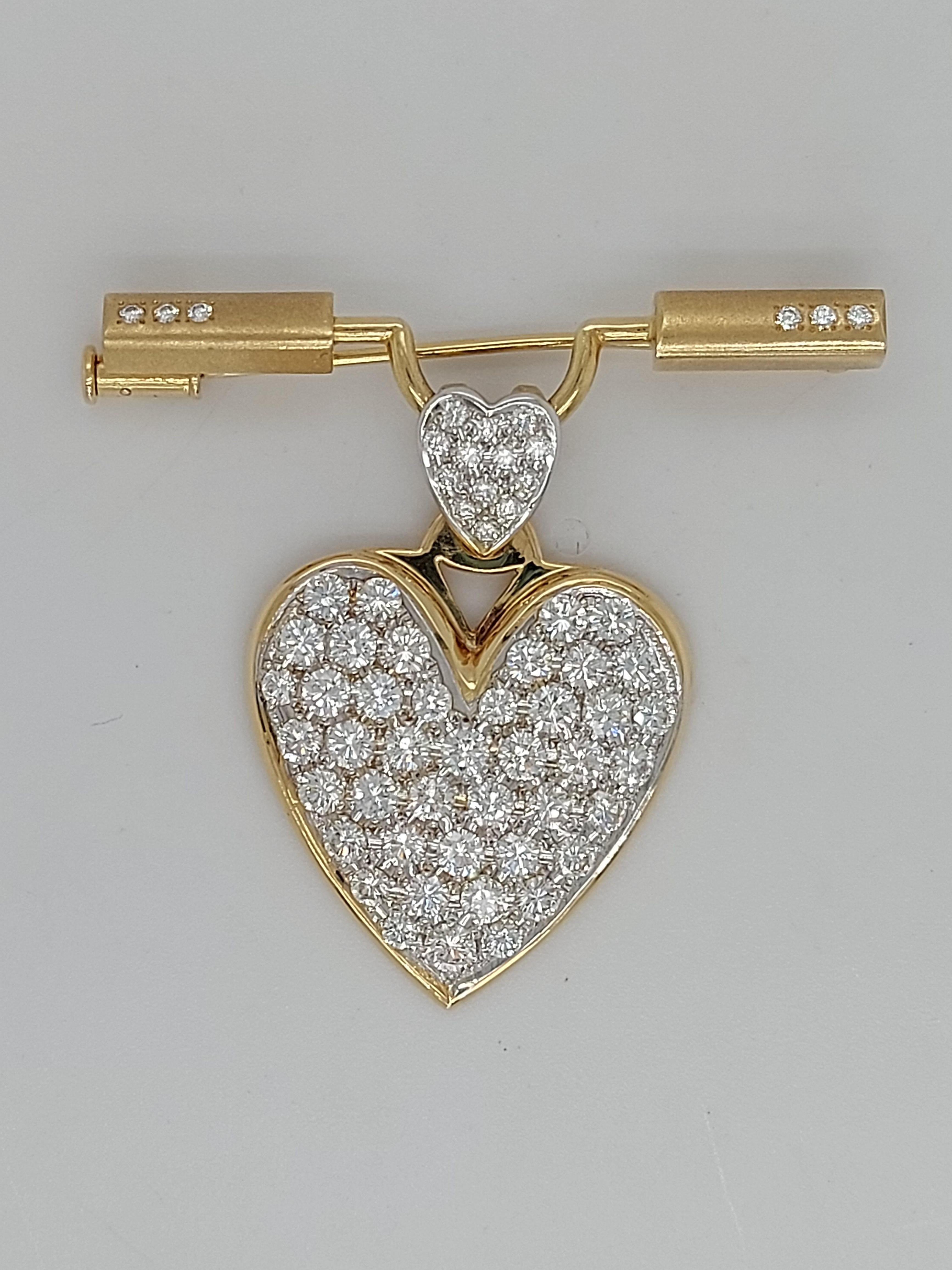 Yellow Gold Brooch with Diamond Heart Pavé Set Diamonds Dangling Down For Sale 1