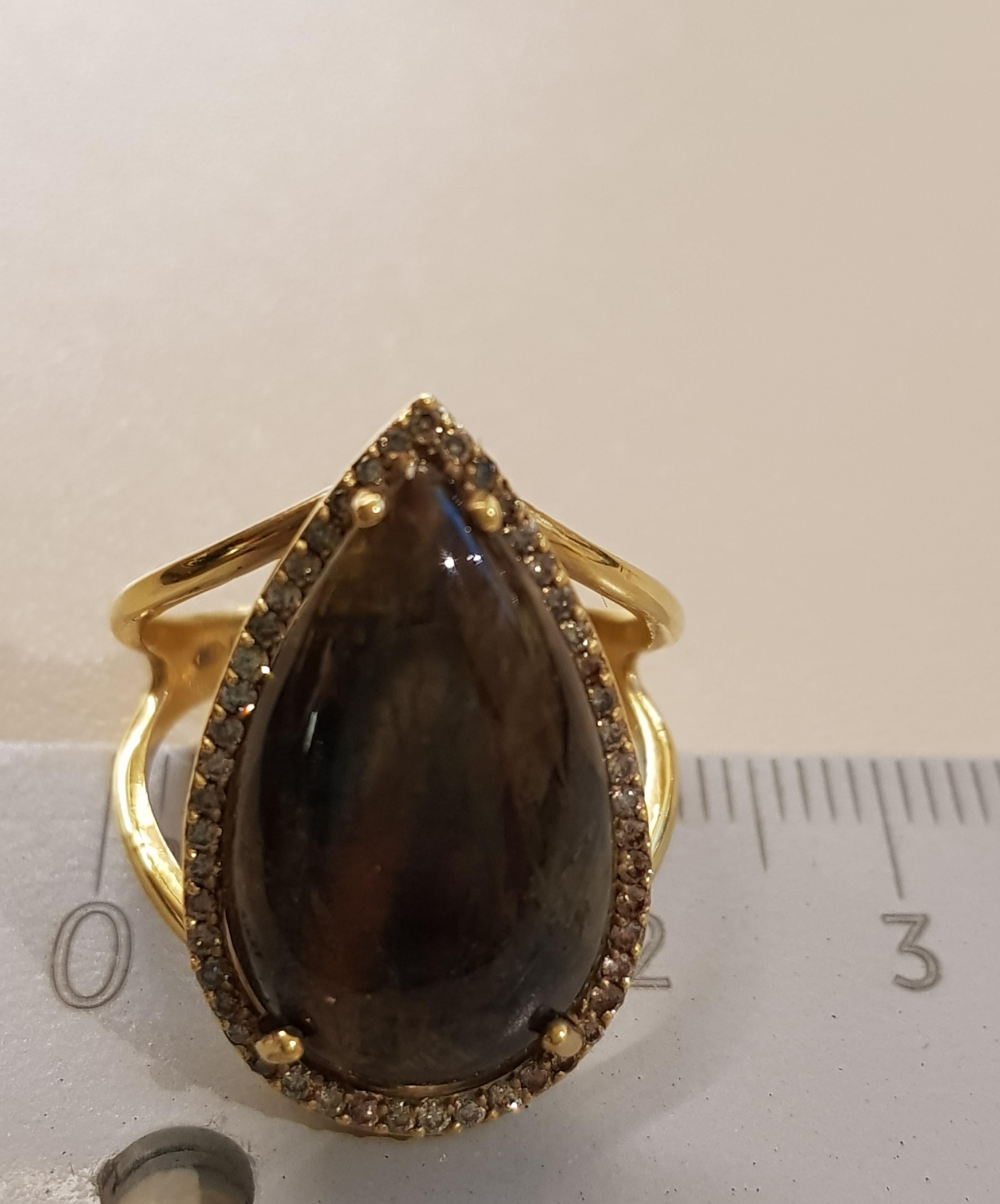 Women's Yellow Gold Brown Diamond Pear Shaped Golden Brown Chocolate Sapphire Ring For Sale