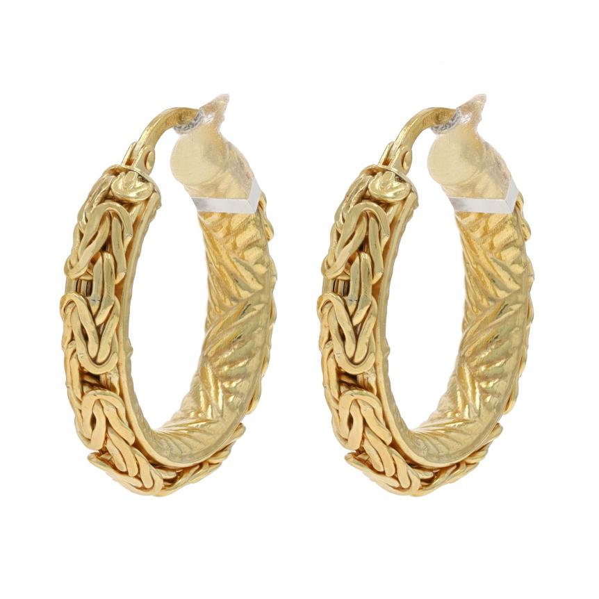 Style : Cercle
Type de fermeture : Fermeture par boutons-pression
Thème : Chaîne byzantine

Mesures

Haut : 15/16