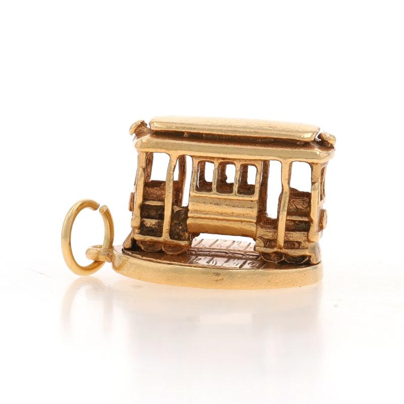 Yellow Gold Cable Car Charm - 14k Trolley Transportation Souvenir In Excellent Condition For Sale In Greensboro, NC