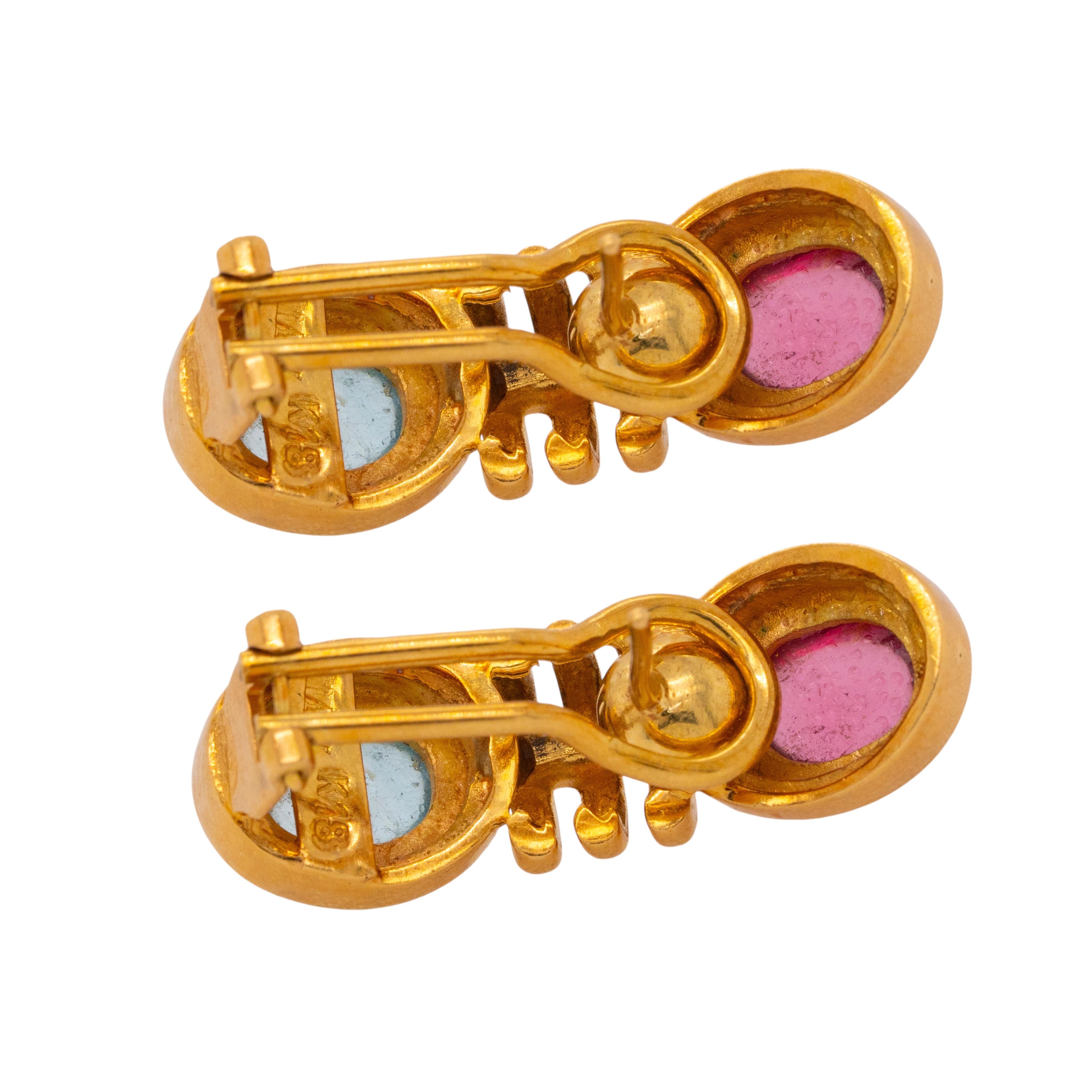 Boucles d'oreilles en or jaune avec pierres cabochon Excellent état - En vente à Boca Raton, FL