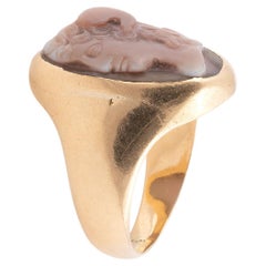 Yellow Gold Cameo Agate Ring