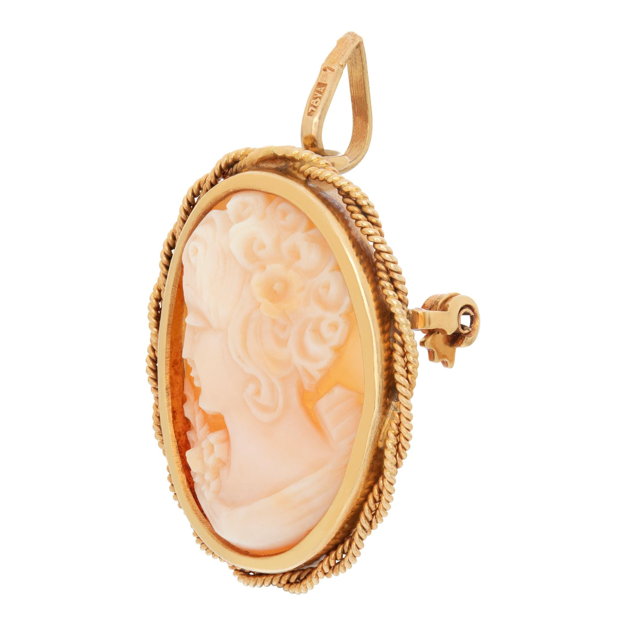 Yellow gold Cameo pin/pendant In Excellent Condition For Sale In Surfside, FL