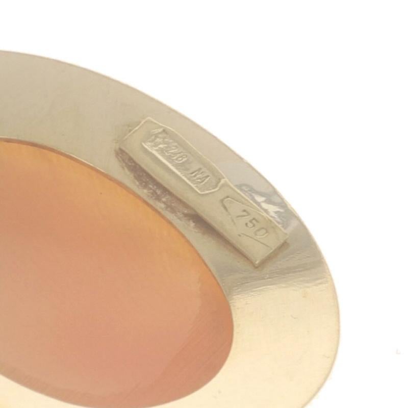 Yellow Gold Carved Shell Cameo Silhouette Pendant - 18k For Sale 2