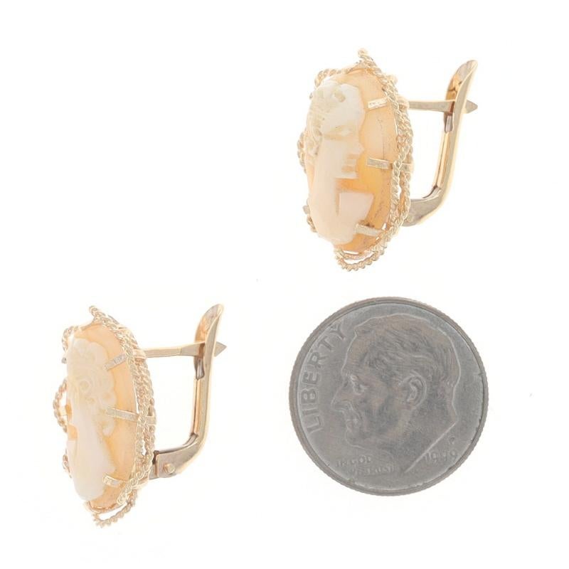 Gelbgold geschnitzt Shell Cameo Vintage Ohrstecker 18k Seil Frame durchbohrt Damen im Angebot