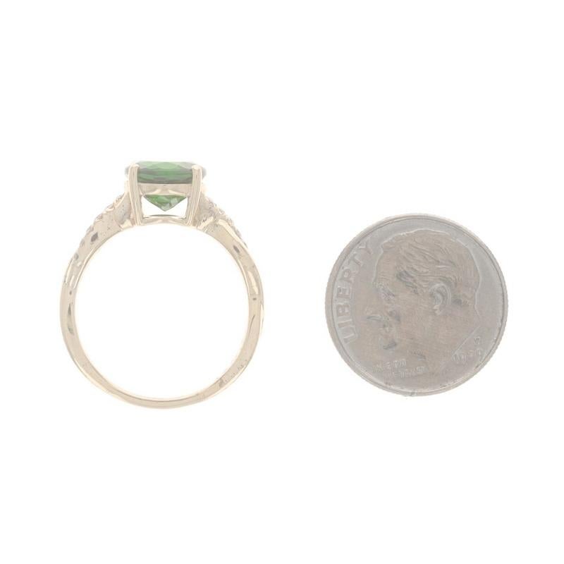 Anello in oro giallo con diopside e diamanti - 10k Round 1.80ctw Twist in vendita 1