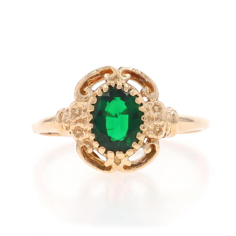 Size: 6 3/4
Sizing Fee: Up 2 sizes for $30 or Down 1 1/2 sizes for $30

Metal Content: 10k Yellow Gold

Stone Information

Natural Chrome Tourmaline
Carat(s): .74ct
Cut: Oval
Color: Green

Total Carats: .74ct

Style: Solitaire

Measurements

Face