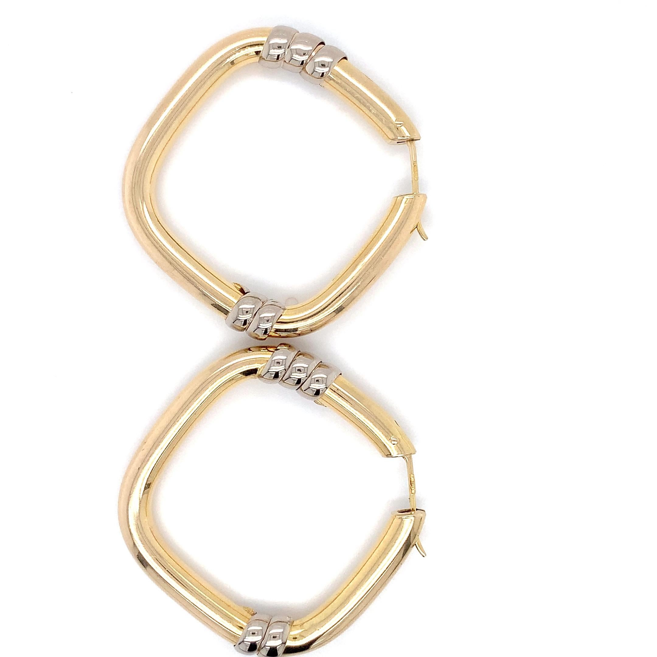 Yellow gold chunky hoops huggie large earrings For Sale 3