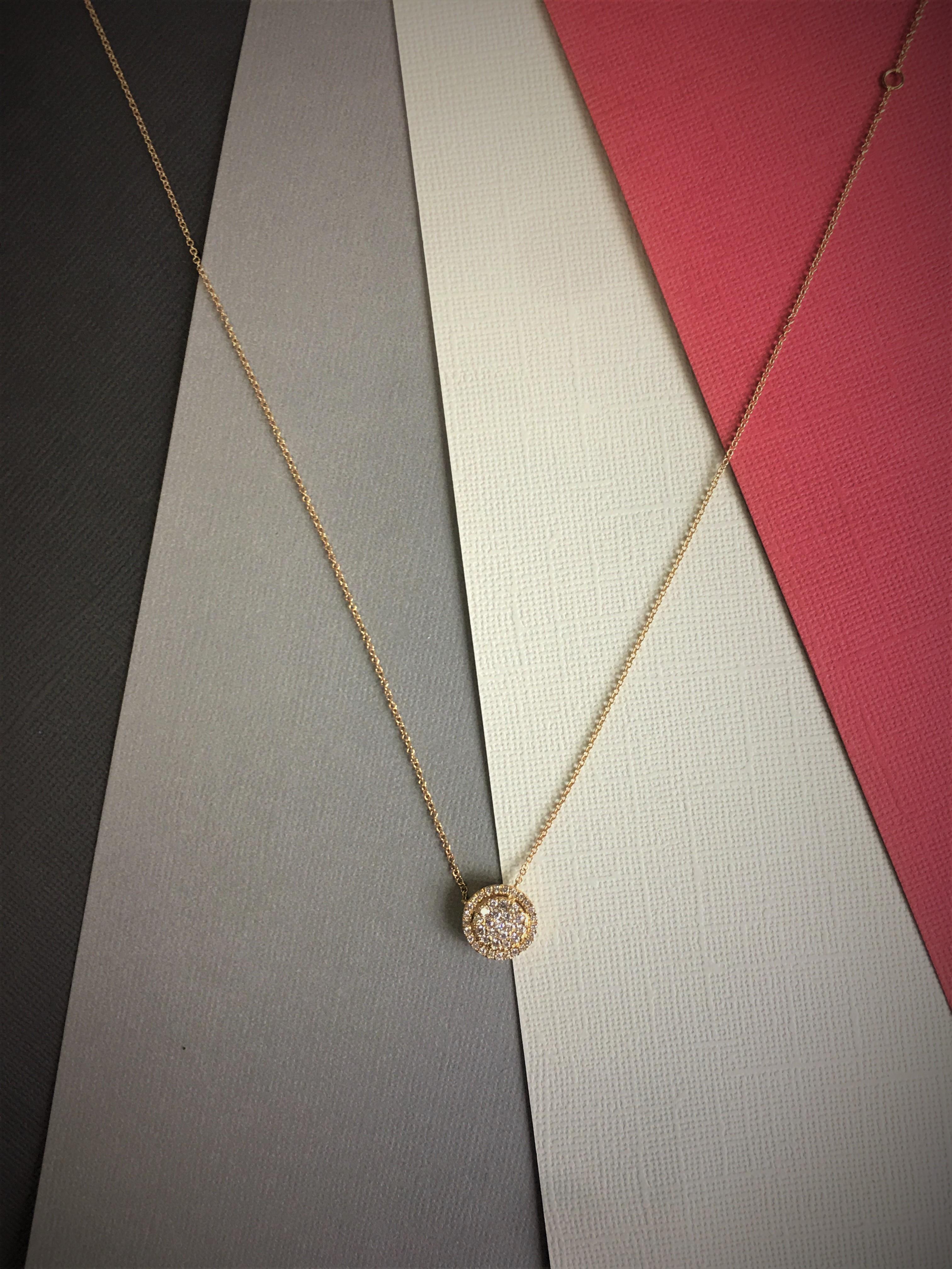 Yellow Gold Circle Pendant with the Diamonds In New Condition For Sale In New York, NY