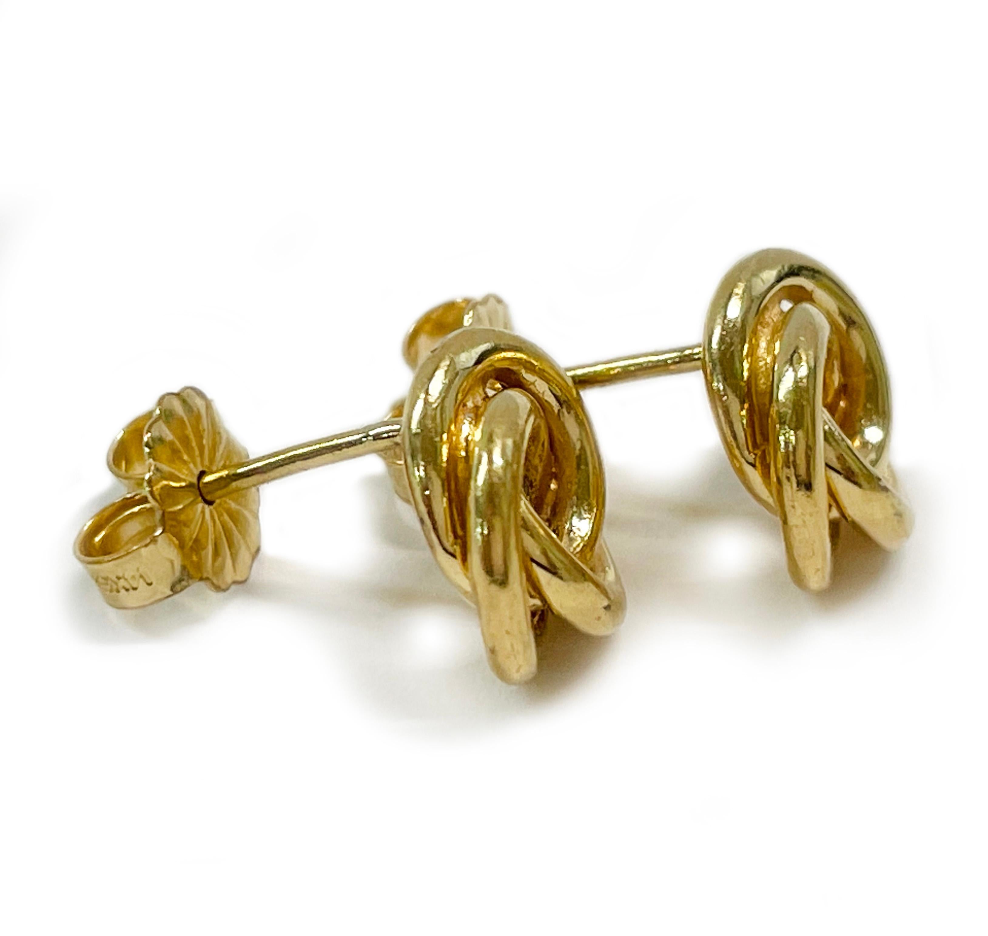 Retro Yellow Gold Circle Swirl Stud Earrings For Sale