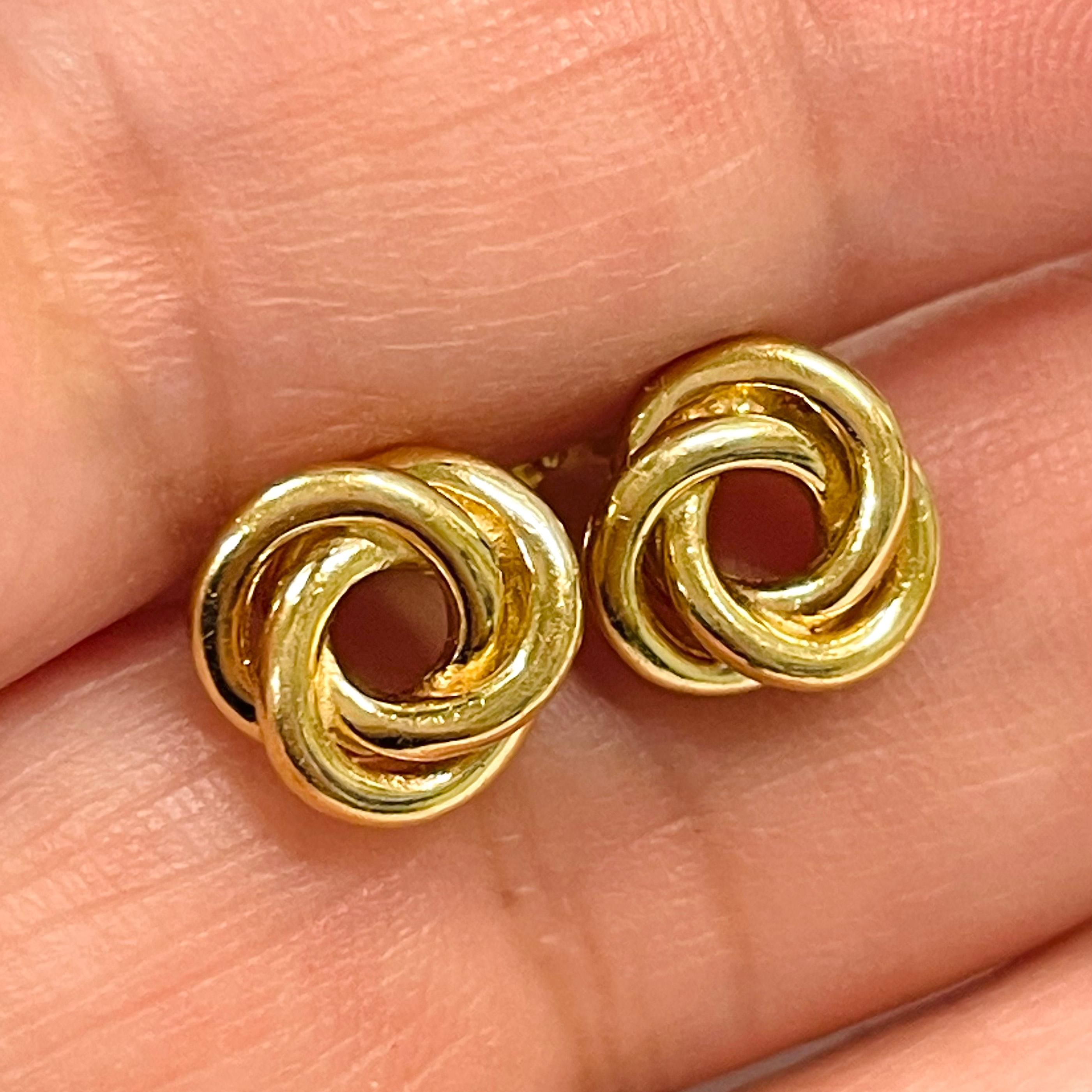 Women's or Men's Yellow Gold Circle Swirl Stud Earrings For Sale