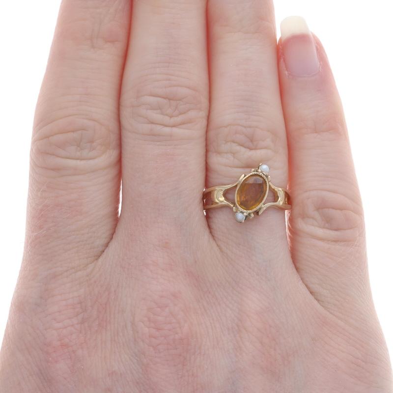 Anillo Eduardiano de Oro Amarillo con Citrino y Perla Cultivada Ovalada 10k .71ct Antiguo Corte oval en venta