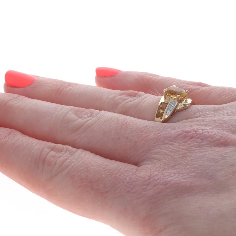 Bague bypass en or jaune avec citrine et diamant - 10k Oval 3.71ctw Pour femmes en vente