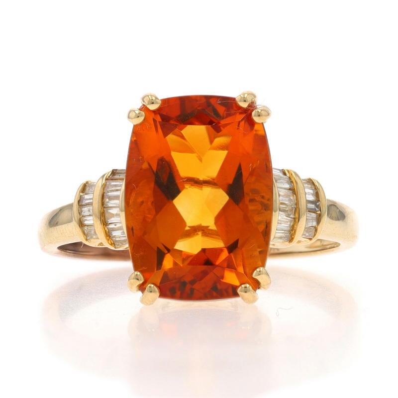 Taille : 10 1/4
Frais de taille : Up&Up 2 tailles pour $30 ou Down 1 1/2 tailles pour $30

Contenu du métal : Or jaune 10k

Informations sur les pierres

Citrine Naturelle
Traitement : Chauffage
Carat(s) : 5.47ct
Coupe : Coussin
Couleur :