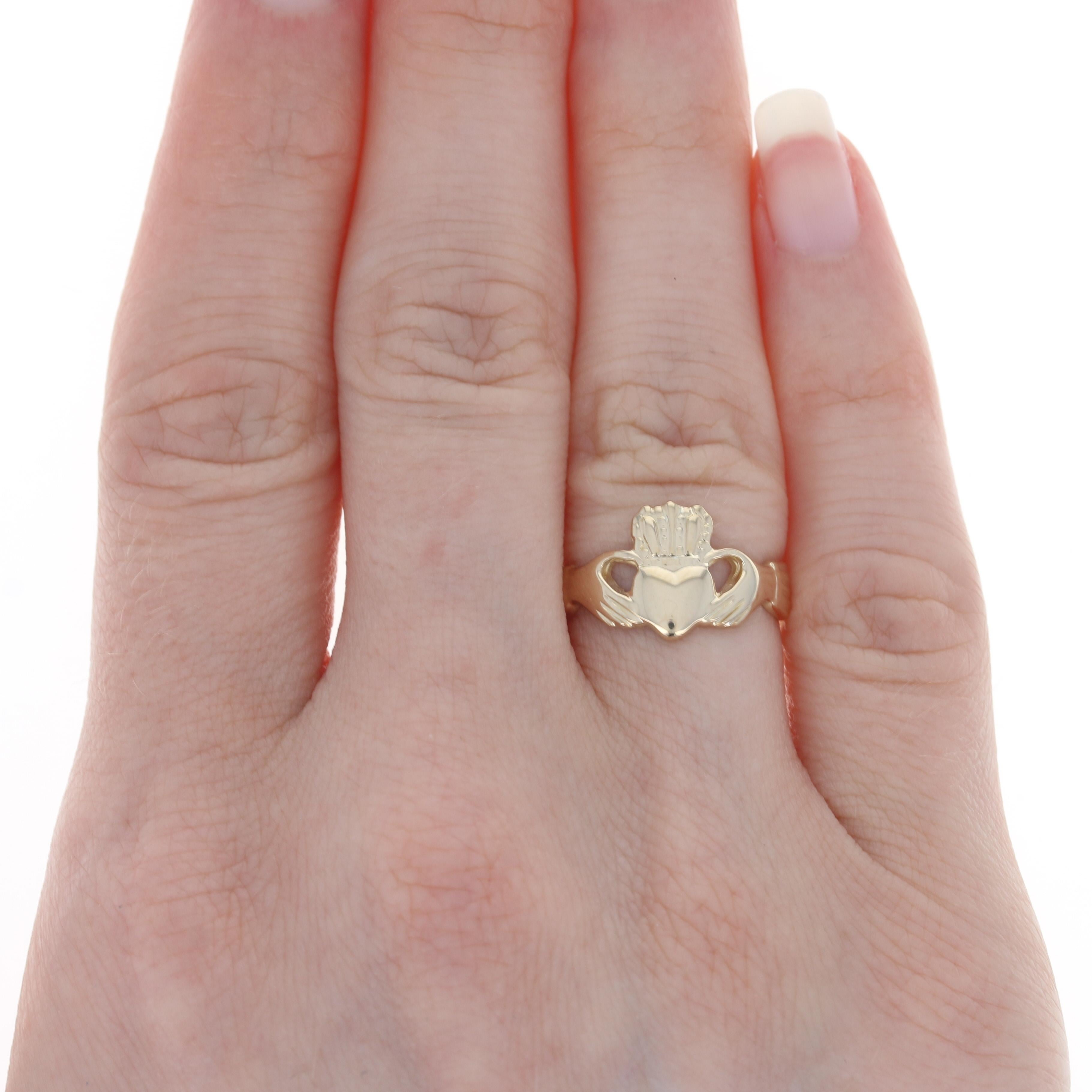 Yellow Gold Claddagh Ring, 14k Friendship Love Marriage 2