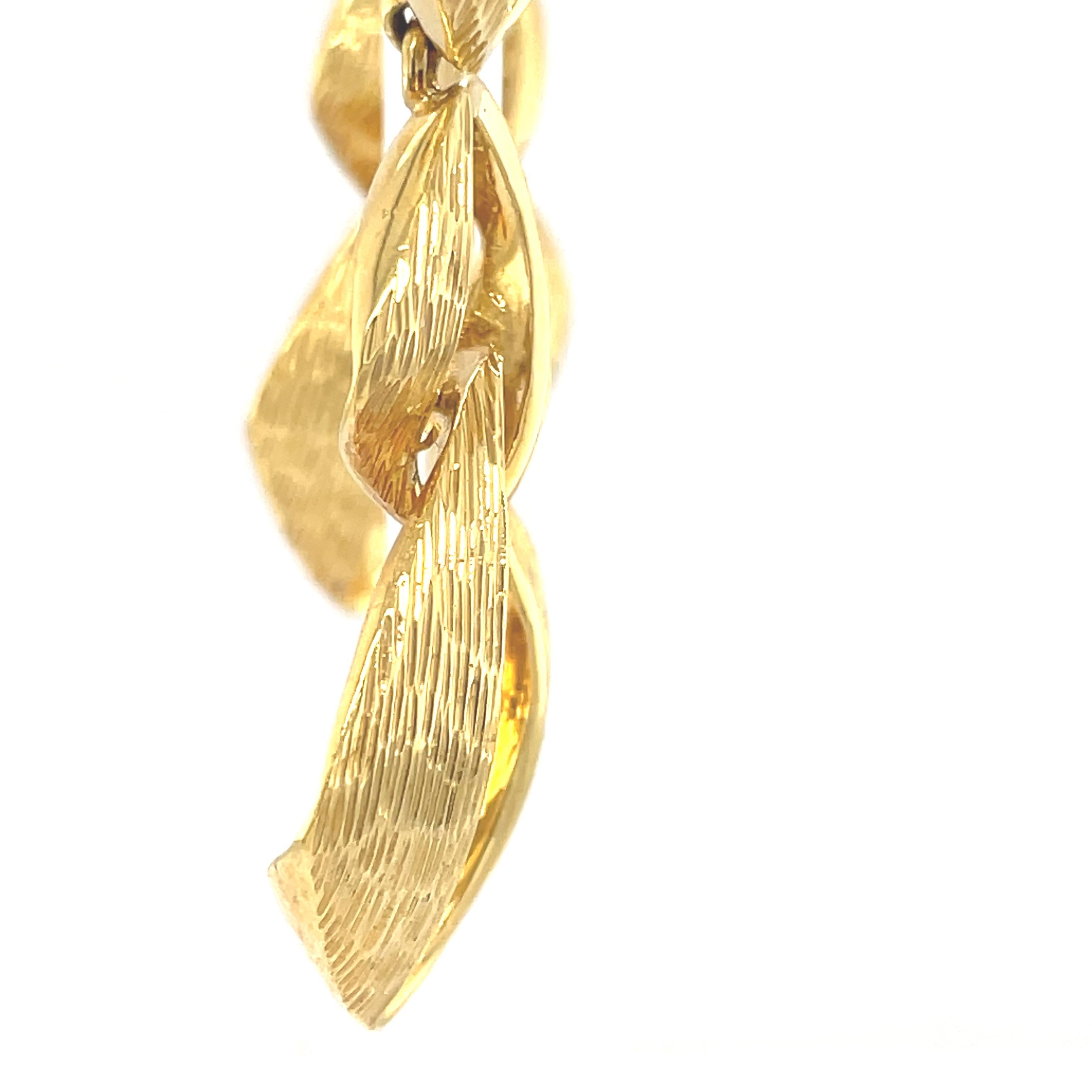 Yellow Gold Clip on Triple Large Link Dangle Earrings In Good Condition In Dallas, TX